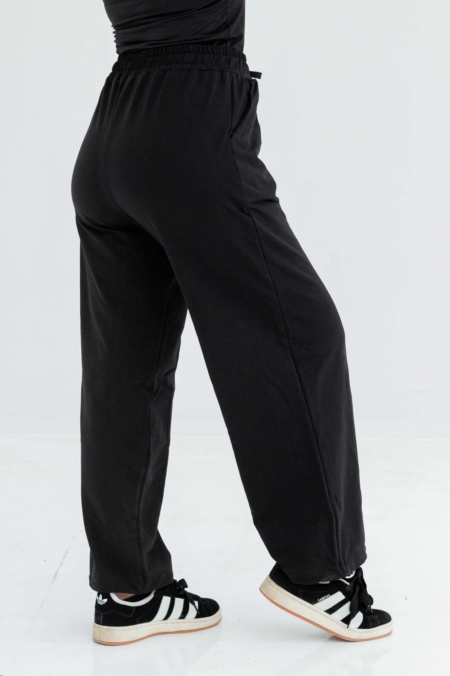 Velora One Size Wide Leg Sweatpants | Black